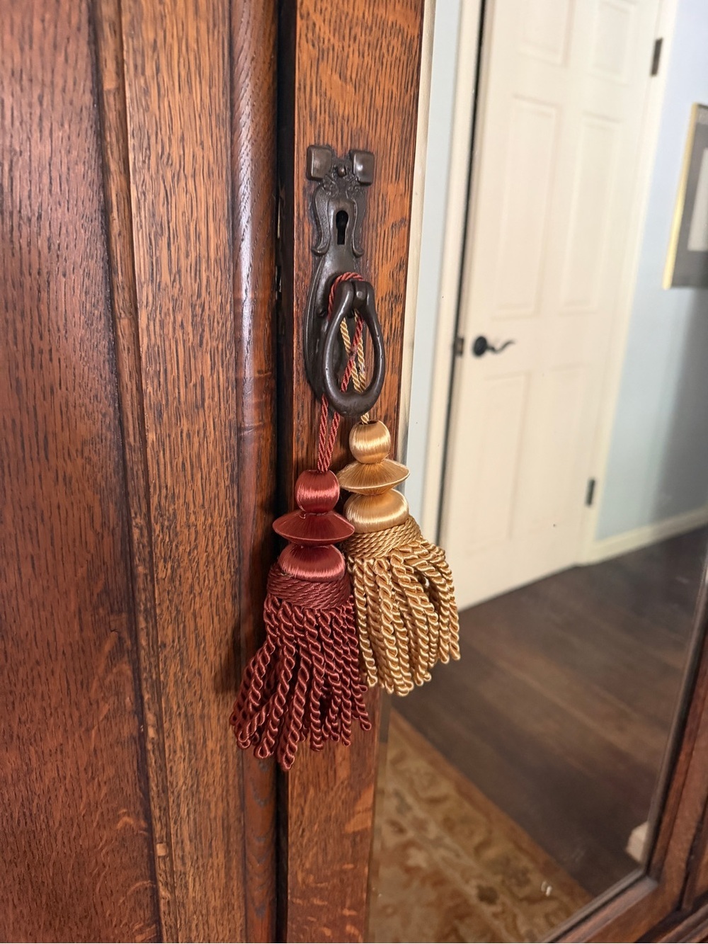Decorative Burgundy and Gold Tassel Set of 4 Home Wall Decor